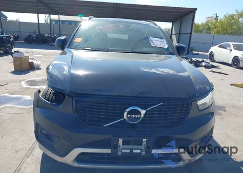 2019 Volvo Xc40 T4 R-Design z USA, uszkodzony, nr VIN YV4AC2HM0K2057933